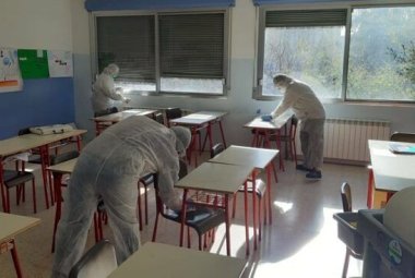 "Sanificazione delle scuole e tamponi gratuiti a tutti gli interessati"
