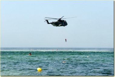 "Uomo in mare!" Lo recuperano i piloti del 61° stormo di Galatina