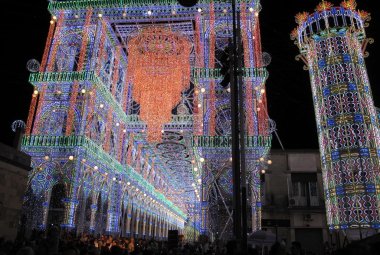 Festa di Santa Domenica, la Finanza multa trenta commercianti e ambulanti