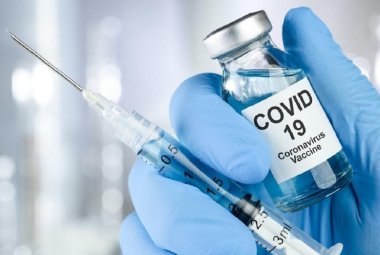 "Vaccinateci! Vacciniamoci!"
