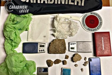 Carabinieri e Polizia arrestano a Galatina due presunti spacciatori