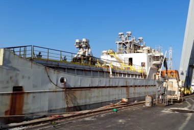 A Genova va in demolizione "un pezzo" di Galatina