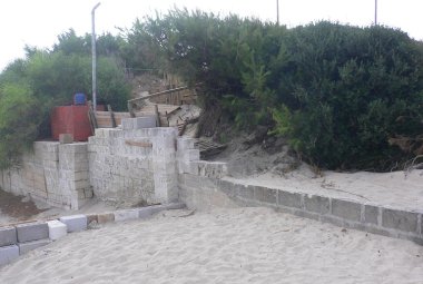Stava sbancando una duna, denunciato