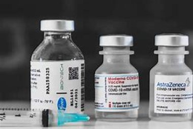 In Puglia gli ultrasessantenni possono già prenotarsi per ricevere la terza dose 