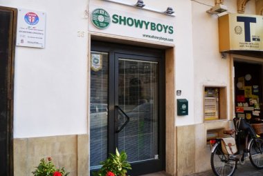 Showy Boys, aperta la sede sociale