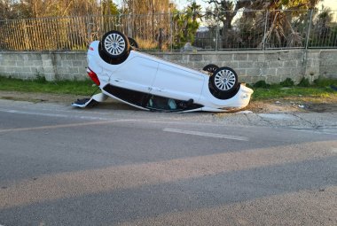 Rocambolesco incidente fra due auto sulla Galatina Collemeto