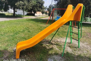 "Tappiamo Galatina" dona un nuovo parco giochi a Collemeto