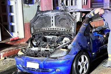Auto incendiata nella notte a Collemeto