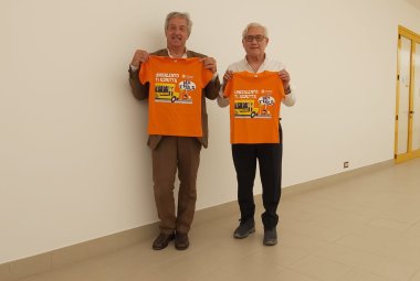 “Cosa voglio fare da grande”, i bambini del Polo 2 di Galatina ricevono la maglietta di Unisalento prodotta da Barbetta