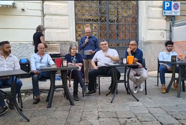 "Non dobbiamo cedere ad alcun tipo di vessazione da parte di qualche politicante senza scrupoli e coscienza"