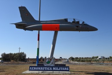 Sulla Lecce-Galatina il “Monumento all’aviatore”