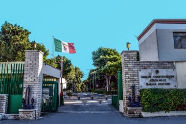 A Taranto la cerimonia per il 50° anniversario della fondazione del Centro Addestramento Aeronavale della Marina Militare