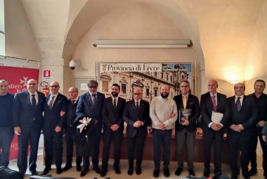I Cavalieri di Malta donano 60 pedane di presidi anti-covid agli ospedali salentini fra cui Galatina