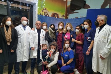 Sorrisi in Pediatria a Galatina con la Motobefana del Club Salento 12000 giri