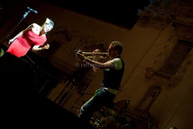 Al "Bacio D'a(d)dio" di Nina rispondono 50mila..applausi