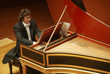 Il clavicembalo di Michele Benuzzi suona per 'I Concerti del Chiostro'