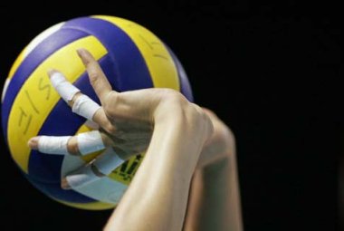 Due corsi di pallavolo organizzati dalla Showy-Boys