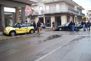Ennesimo incidente fra via Liguria e via Marche, nessun ferito ma tanta paura