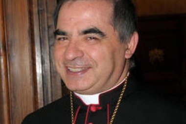 Angelo Becciu a Lecce per la 'dedicazione della Cattedrale'