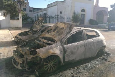 Fatti inquietanti dietro l'incendio delle auto a Collemeto
