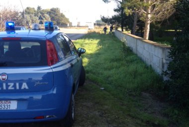 Fuori strada durante la notte, in coma una ventenne