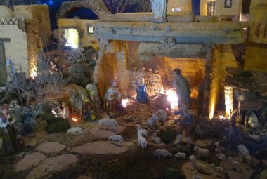 Oggi ultimo giorno del mercatino di Natale. I presepi in gara fino alla Befana