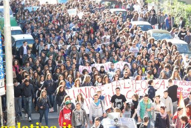 La Puglia istituisce l'anagrafe regionale degli studenti