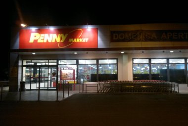Ex portiere rapina il Penny Market. Arrestato.