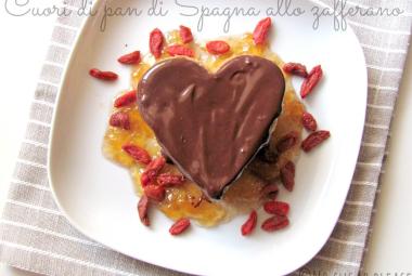 Per San Valentino 'Cuori di pan di Spagna allo Zafferano con Cioccolato e Bacche di Goji'