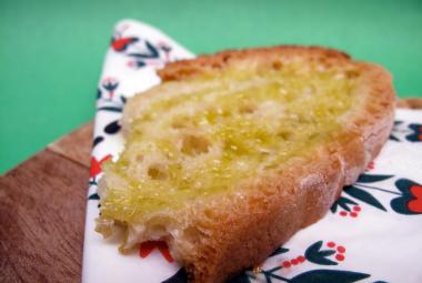 “Una fetta di pane e un filo di olio extra vergine di oliva"