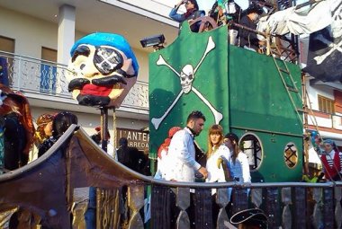 Un vascello galatinese alla conquista del carnevale di Aradeo