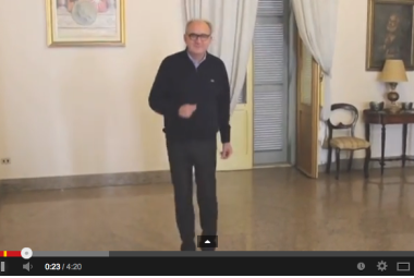 La prossima volta una bella nenia, promesso. E musi lunghi, mi raccomando!