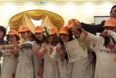 Le ragazze della Quinta B del Polo 1 di Galatina vincono a Larino le olimpiadi della lingua italiana