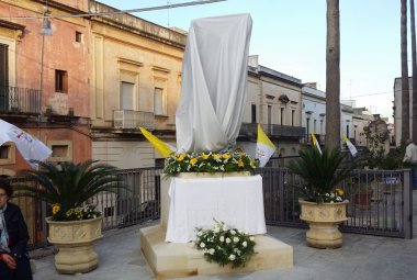 Inaugurazione e benedizione della statua di San Giovanni Paolo II