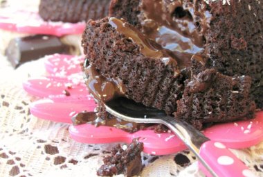 Flan al cioccolato con il cuore morbido (senza zucchero, senza latte, senza uova)