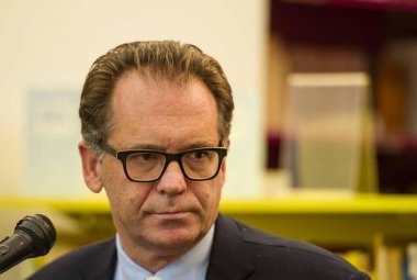 Cecchi Paone ed Emiliano: "Legalizziamo la prostituzione"