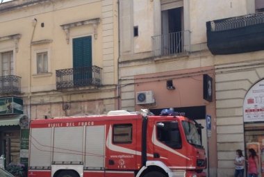 Paura in via Giuseppina del Ponte per una fuga di gas