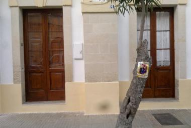 La sposa è al ristorante e i ladri ripuliscono la casa dei suoi genitori