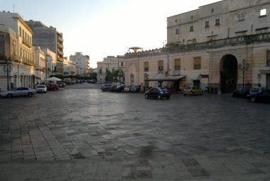 Piazza San Pietro chiusa al traffico? Non è detto