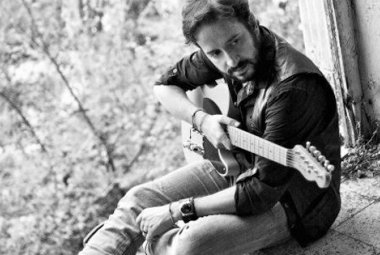 "La chitarra nuova" di Fernando Alba questa sera al Palazzo della Cultura