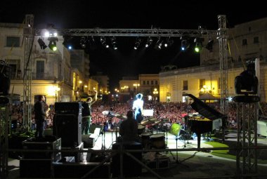 'I Concerti del Chiostro'? Forse in autunno