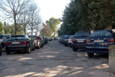"È un reato penale bloccare con l'auto l'unica via di uscita"