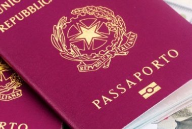 Il passaporto? Te lo mandiamo a casa