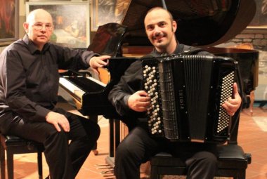 Pianoforte e fisarmonica questa sera a "I Concerti del Chiostro'