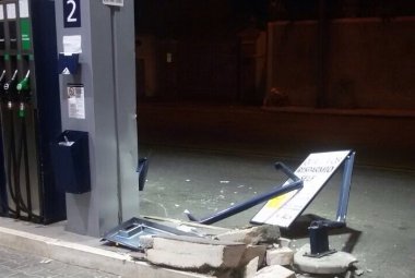 Assalto con un carro-attrezzi alla Q8 di via Corigliano