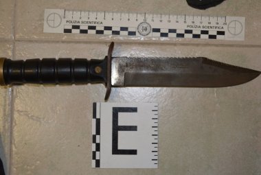 Rapinano un supermercato e vengono subito arrestati