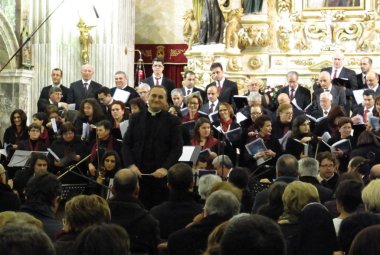 L'estatico canto del coro diocesano al Carmine