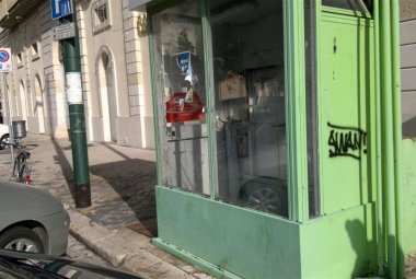 In Piazza Alighieri il tempo non passa mai