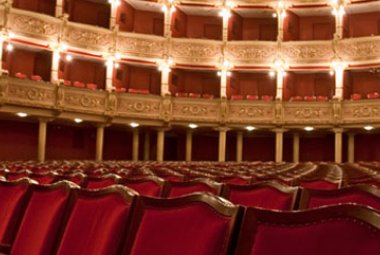 Cercansi comparse per 'Il Barbiere di Siviglia'