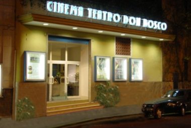 Con 'Questa casa non è un albergo' si apre la rassegna teatrale in vernacolo